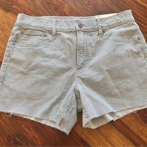 NWT American Eagle 4” Perfect Short Women’s Size 4 High Rise Stretch Pinstripe